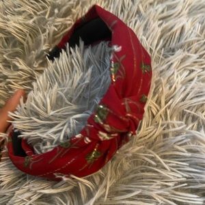 Cute burgundy with flowers headband‼️ super cute and comfy